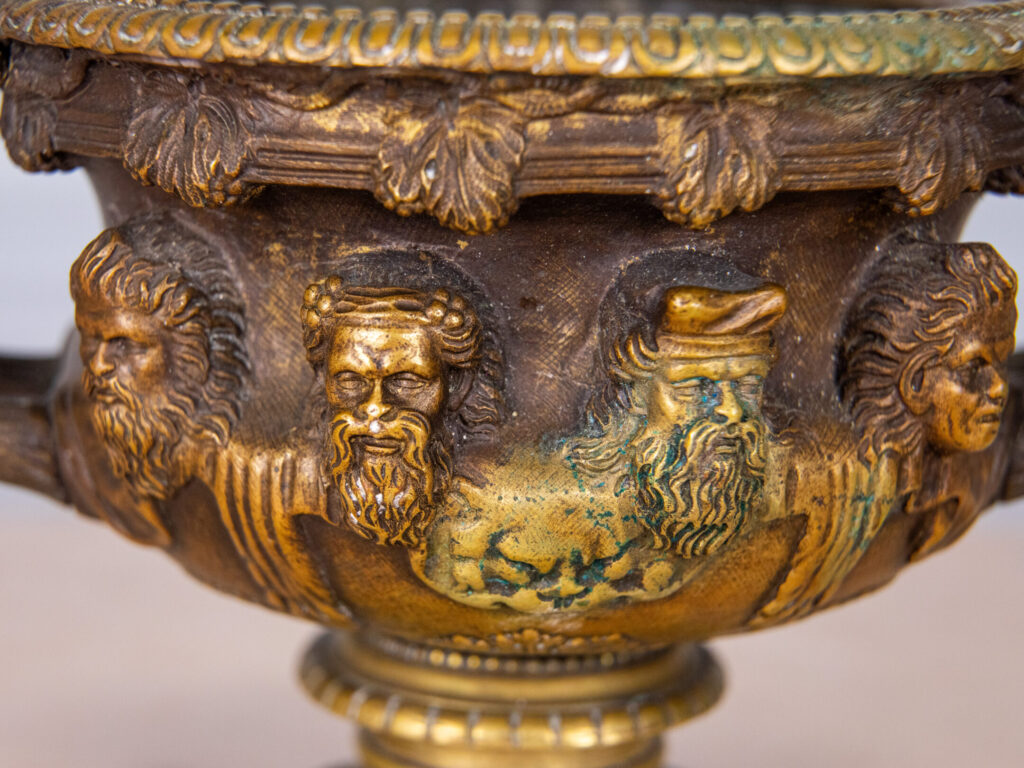 Антикварна ваза «Ворік» (Warwick Vase)