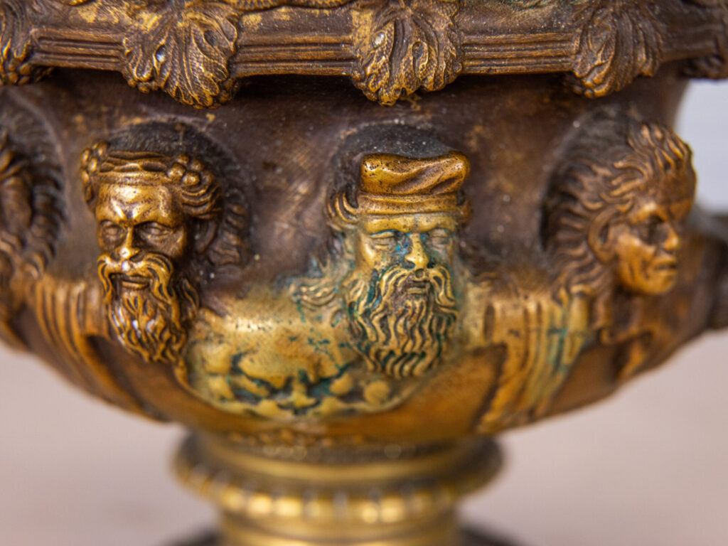 Антикварна ваза «Ворік» (Warwick Vase)