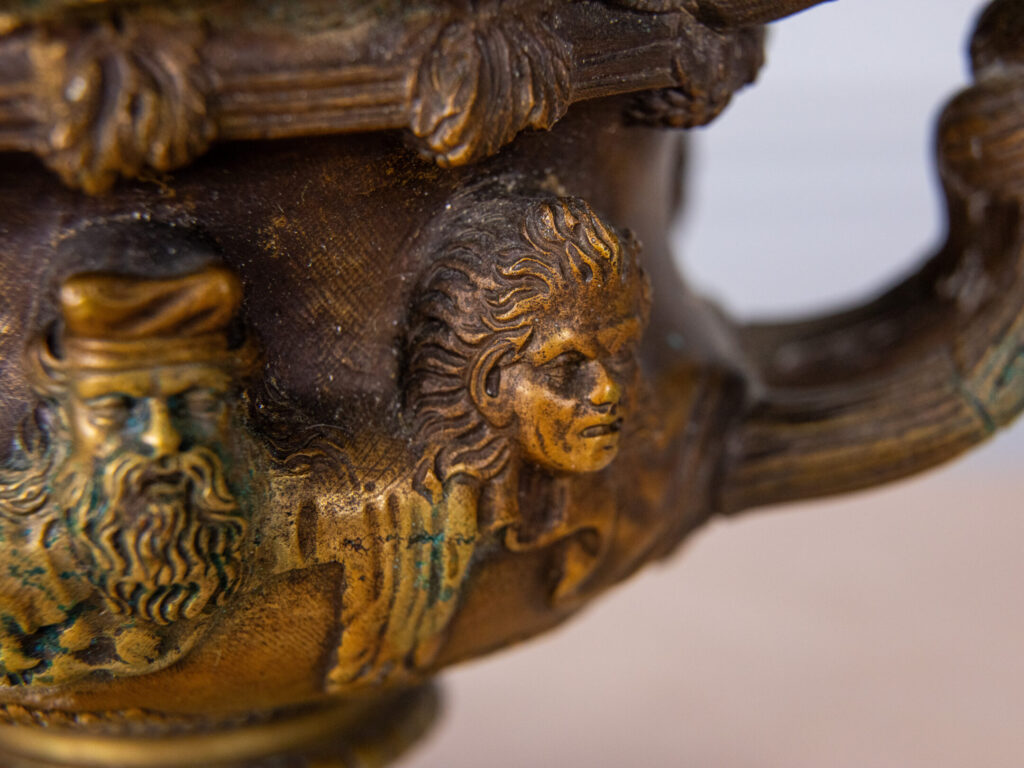 Антикварна ваза «Ворік» (Warwick Vase)