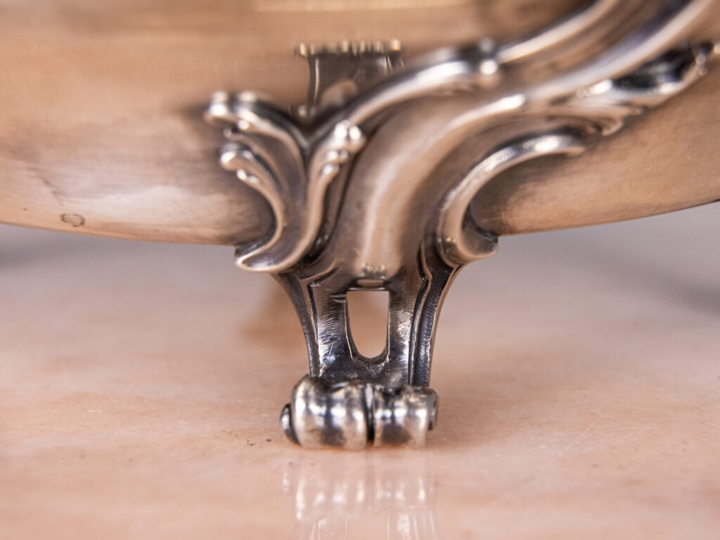 Антикварна срібна супниця