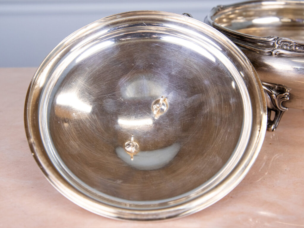 Антикварна срібна супниця