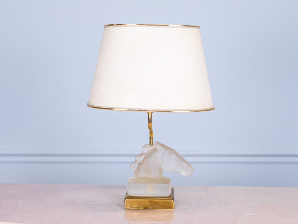 BN4A4972 Вінтажна настільна лампа Maison Le Dauphin