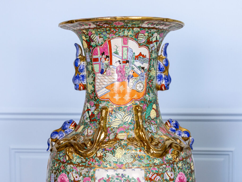 Вінтажні вази в стилі Rose Family