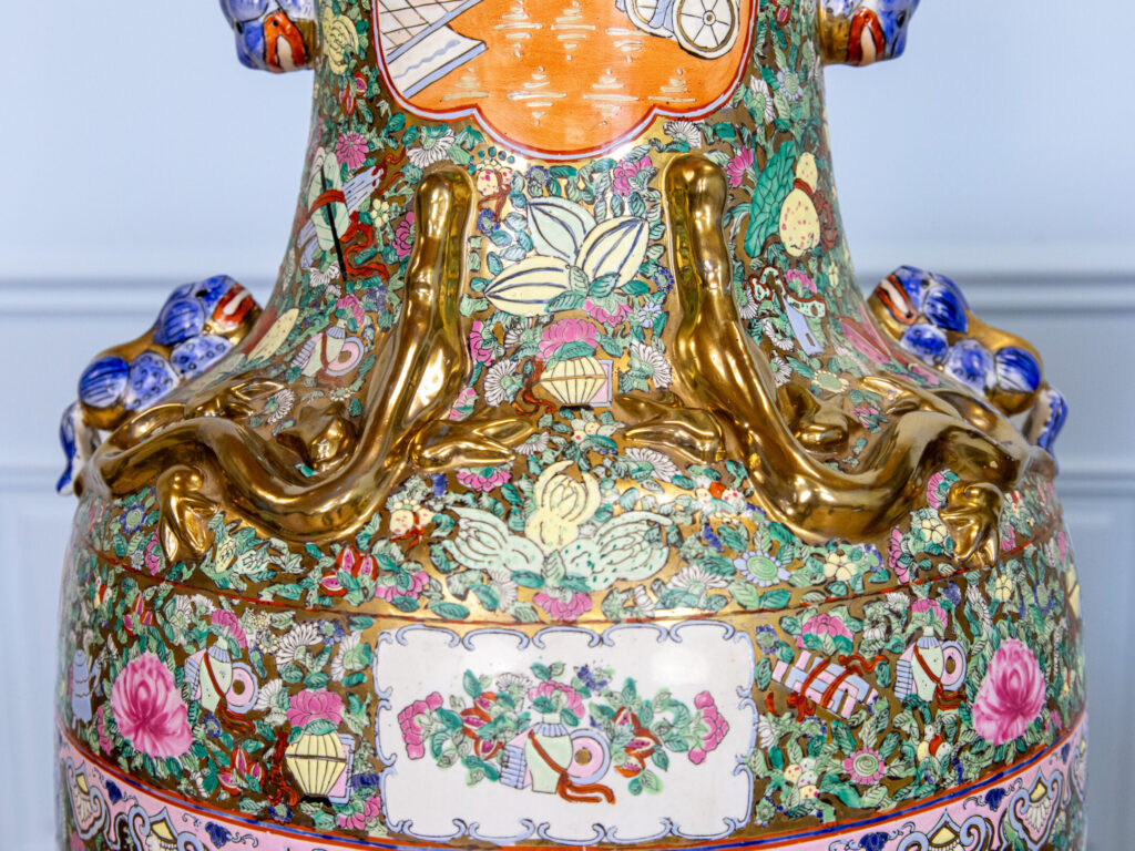 Вінтажні вази в стилі Rose Family