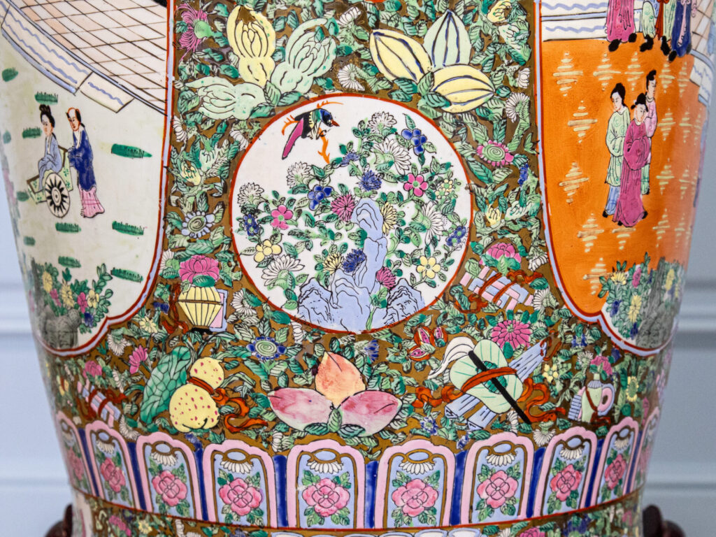 Вінтажні вази в стилі Rose Family