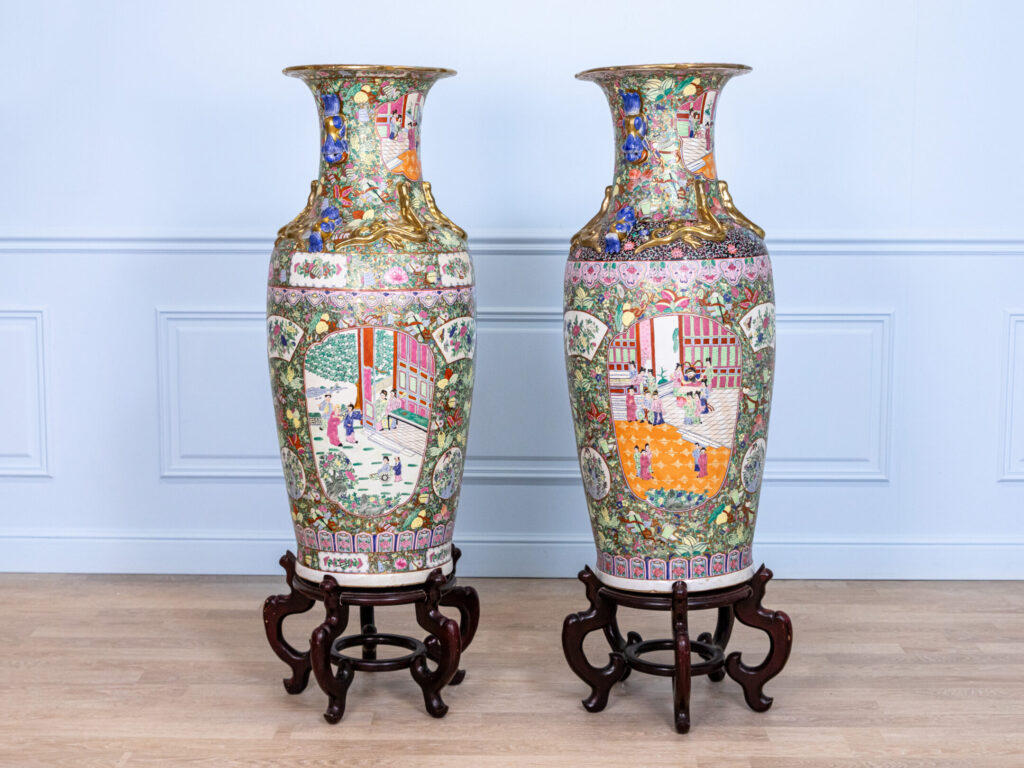 Вінтажні вази в стилі Rose Family