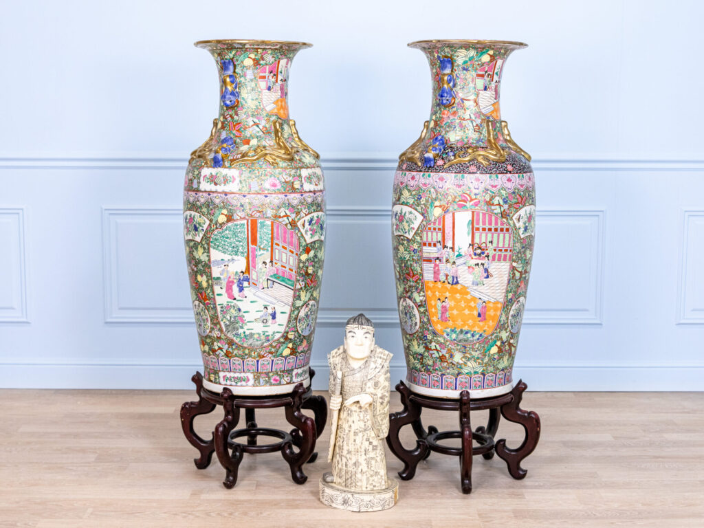 Вінтажні вази в стилі Rose Family