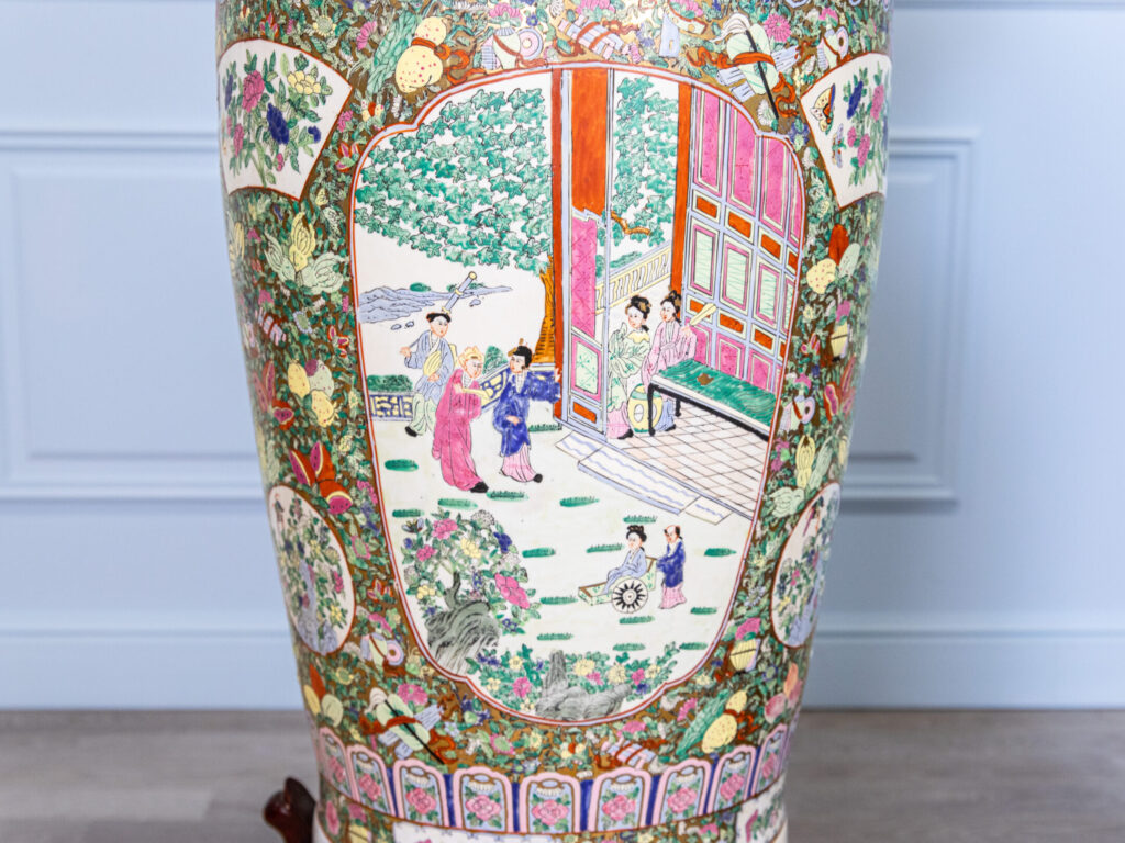 Вінтажні вази в стилі Rose Family