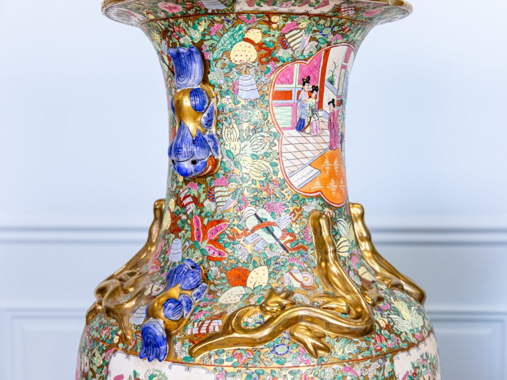 Вінтажні вази в стилі Rose Family