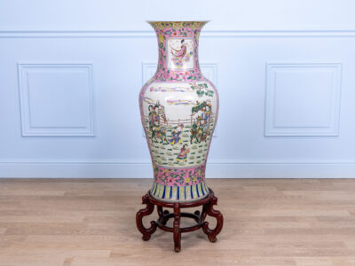 Вінтажна ваза в стилі Rose Family