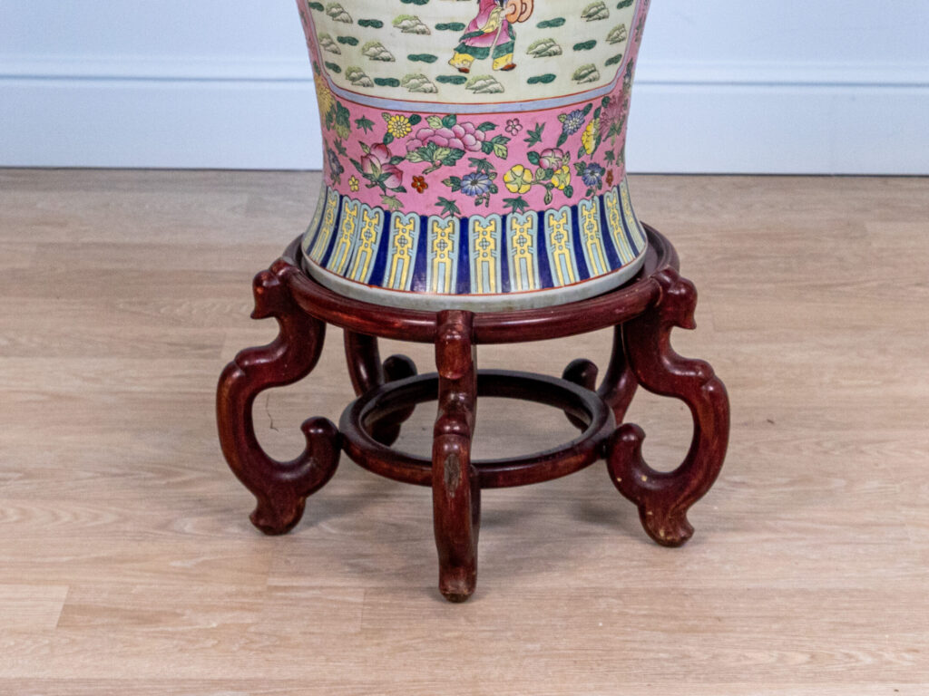 Вінтажна ваза в стилі Rose Family