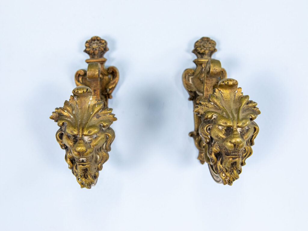 Антикварні тримачі для штор