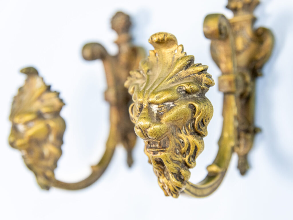 Антикварні тримачі для штор