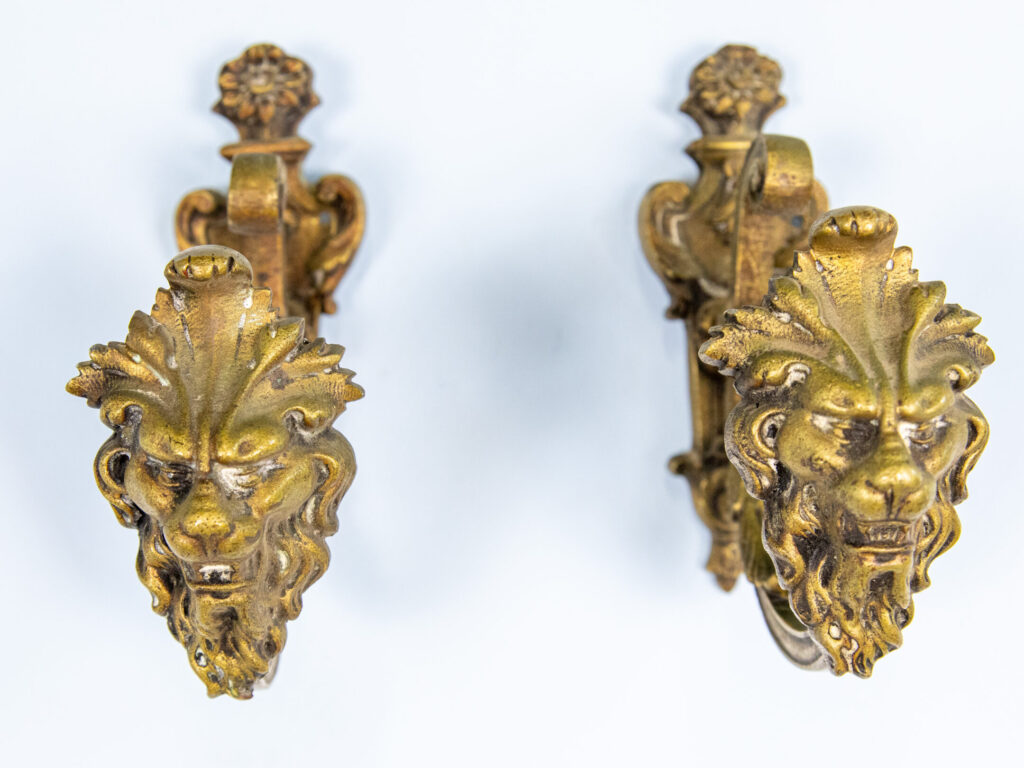 Антикварні тримачі для штор