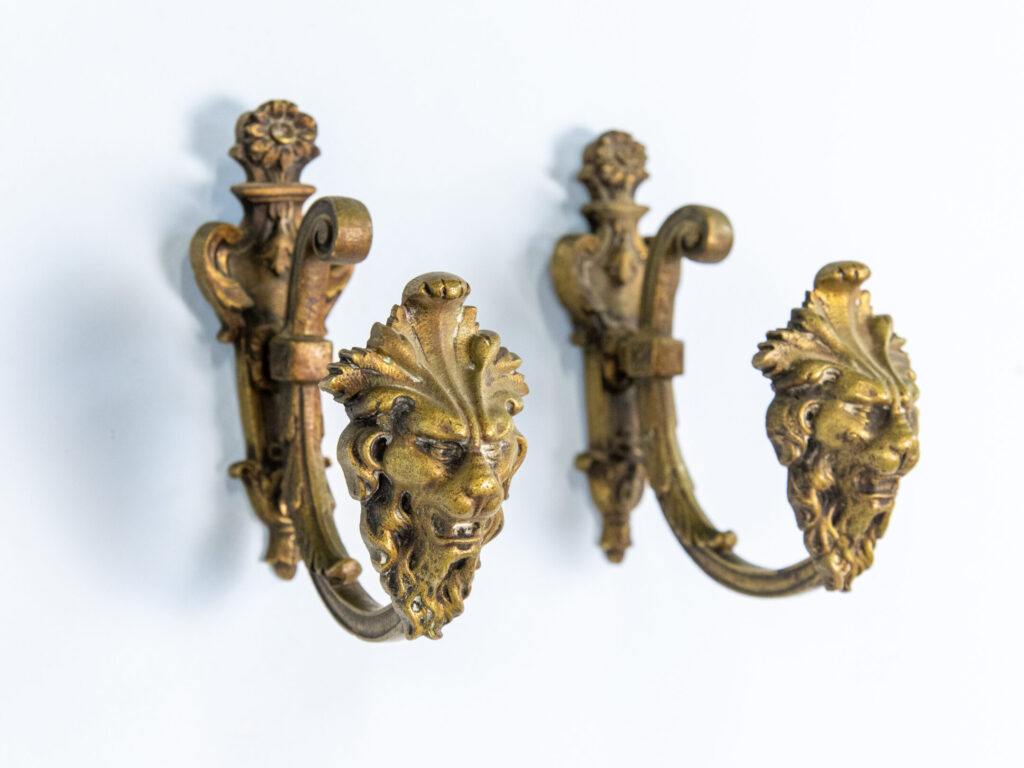 Антикварні тримачі для штор