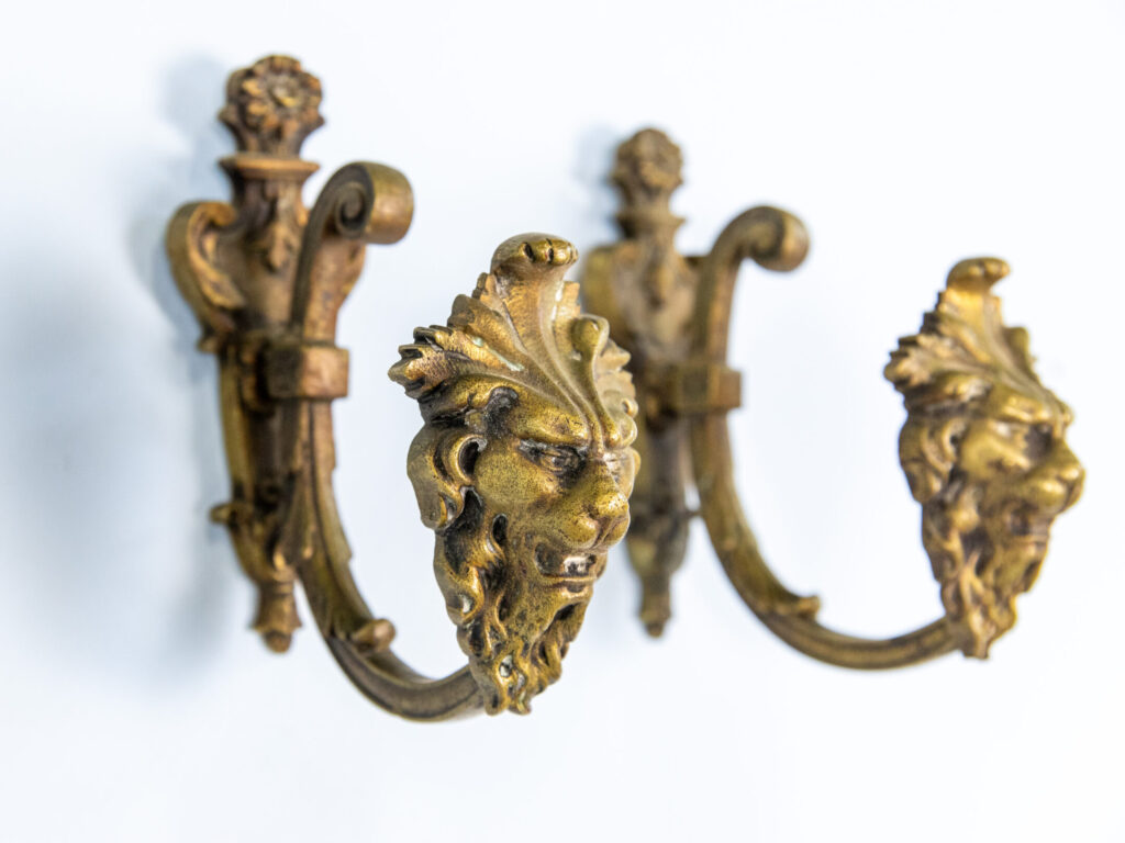 Антикварні тримачі для штор