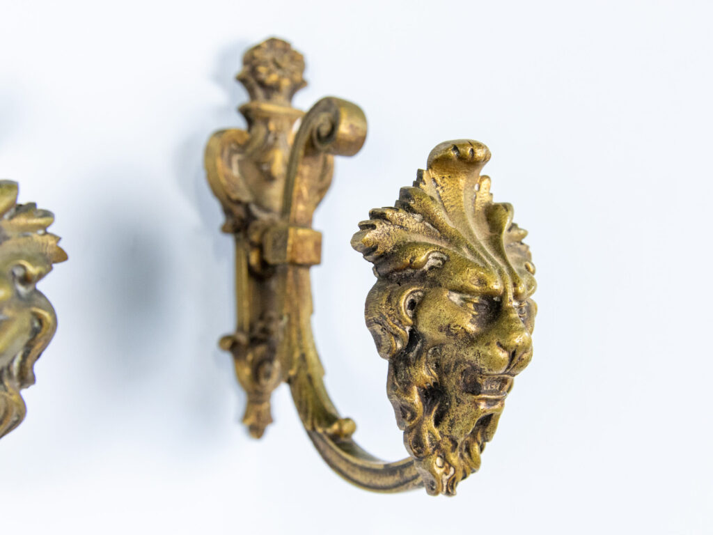 Антикварні тримачі для штор