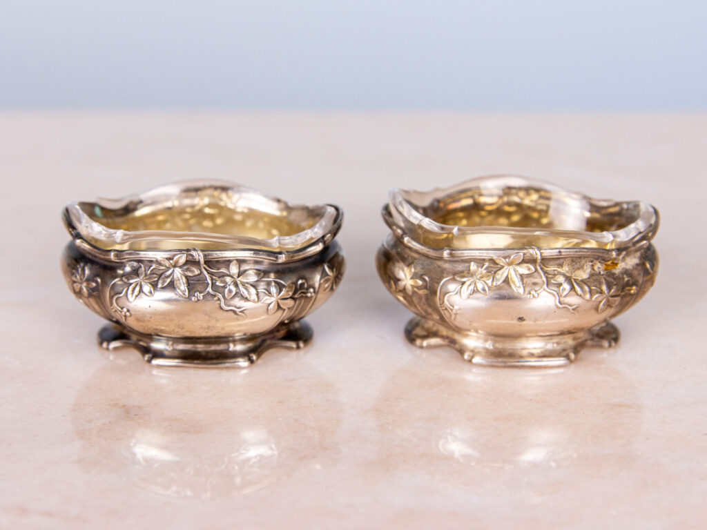 Антикварні срібні сільнички