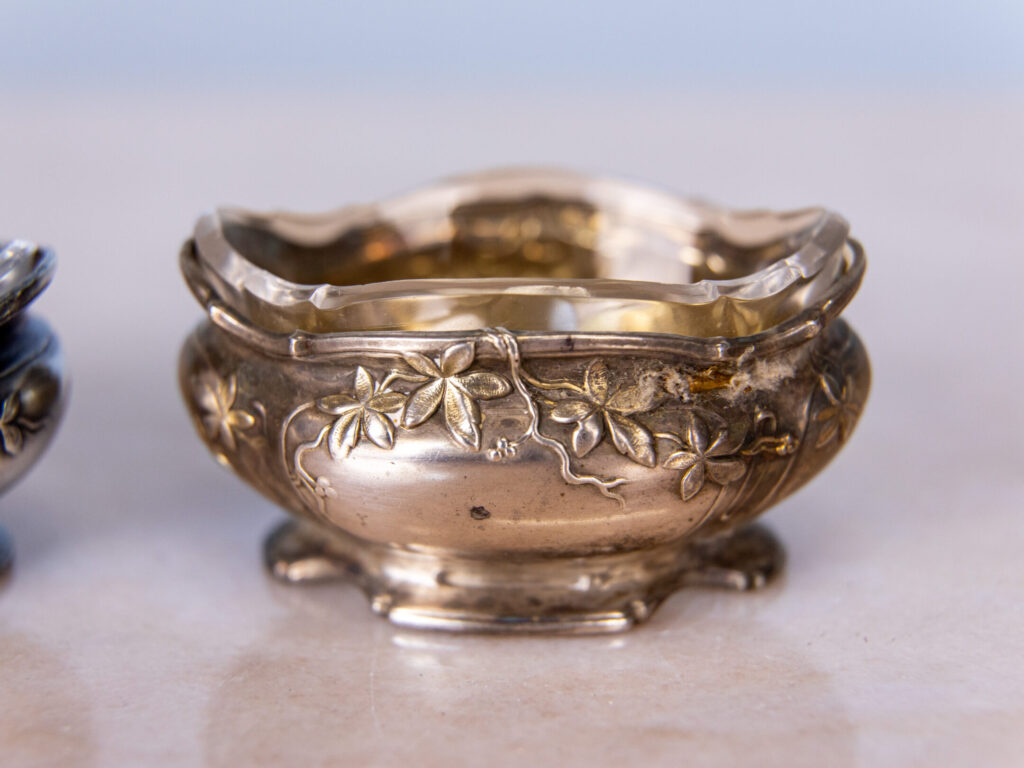 Антикварні срібні сільнички