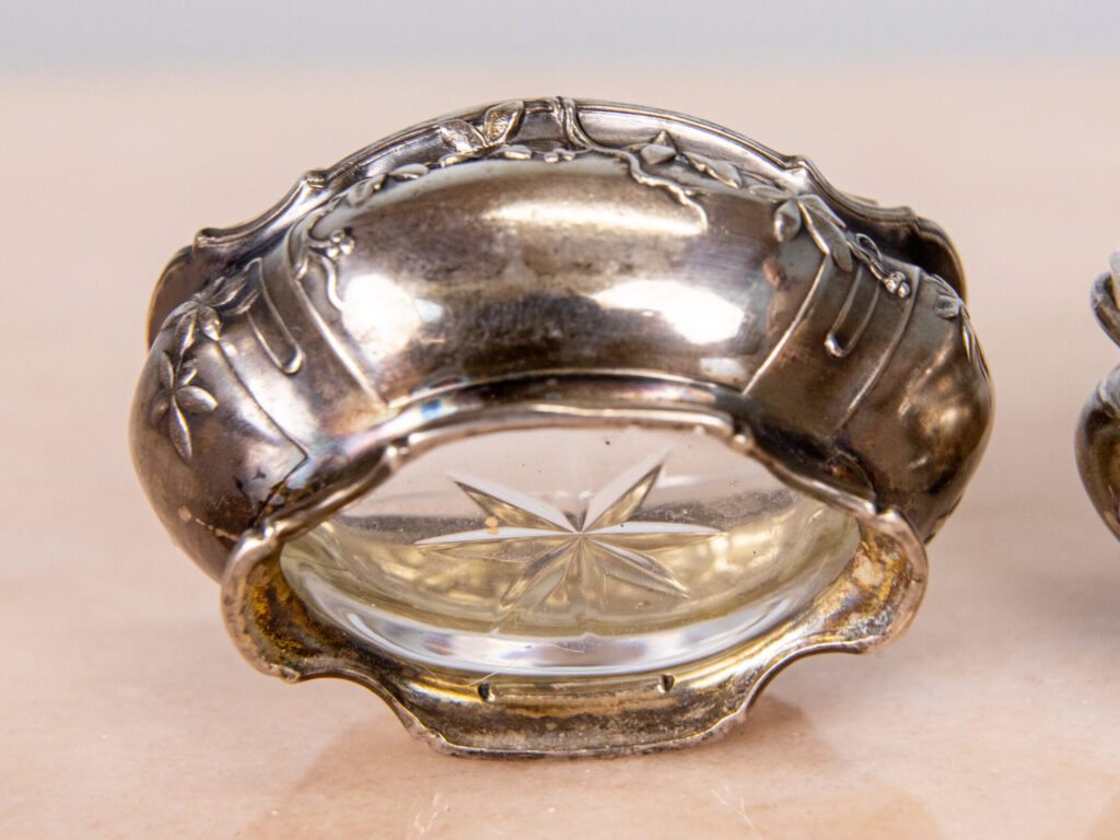 Антикварні срібні сільнички