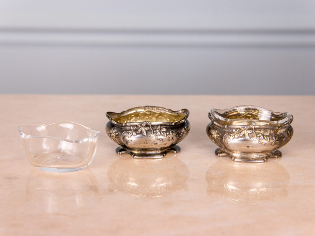 Антикварні срібні сільнички