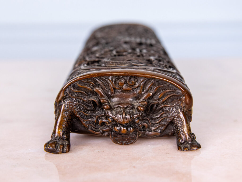 Антикварна шкатулка в східному стилі