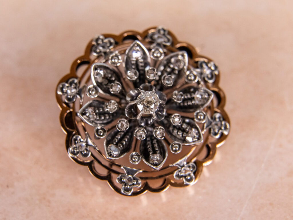 BN4A5548 Вінтажна брошка-кластер