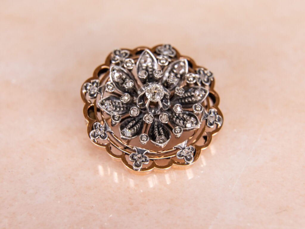 BN4A5551 Вінтажна брошка-кластер