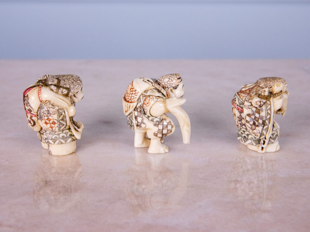 BN4A5620 Антикварні фігурки з кістки (нецке)