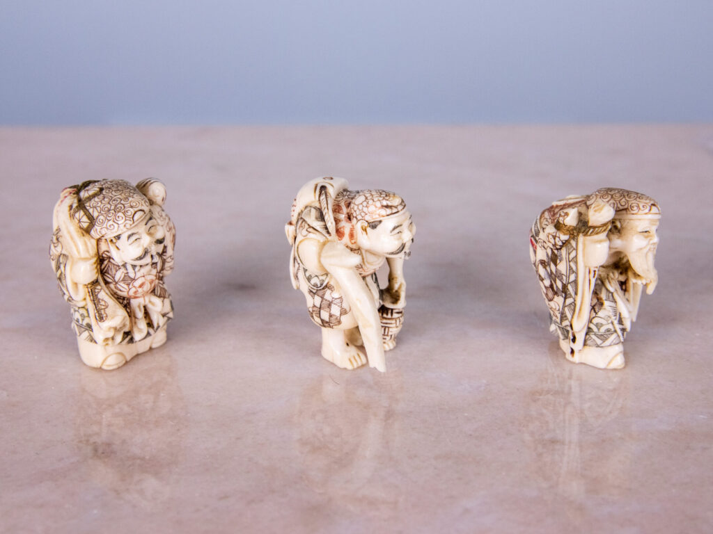 BN4A5622 Антикварні фігурки з кістки (нецке)