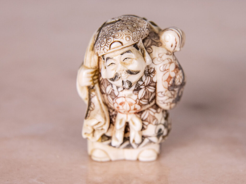 BN4A5625 Антикварні фігурки з кістки (нецке)