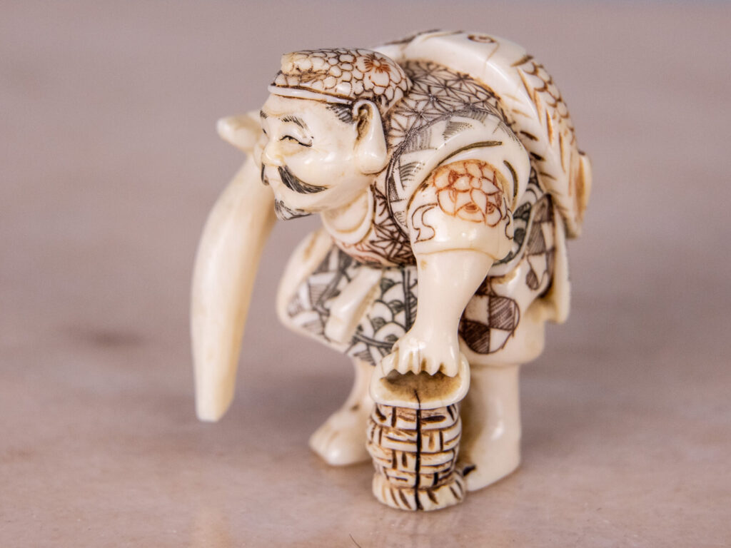 BN4A5631 Антикварні фігурки з кістки (нецке)