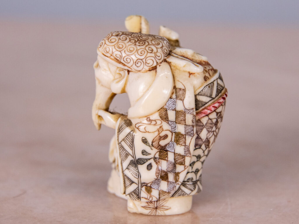 BN4A5645 Антикварні фігурки з кістки (нецке)