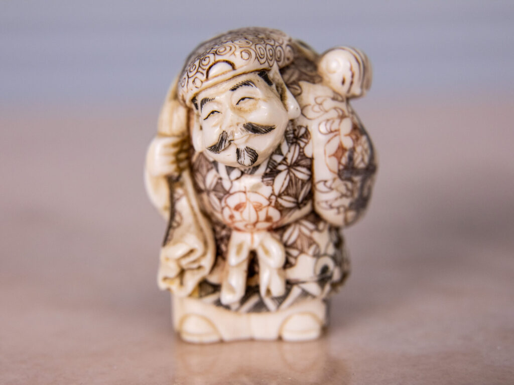 BN4A5652 Антикварні фігурки з кістки (нецке)