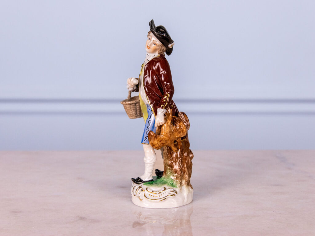 BN4A5688 Порцелянова статуетка «Продавець дичини»