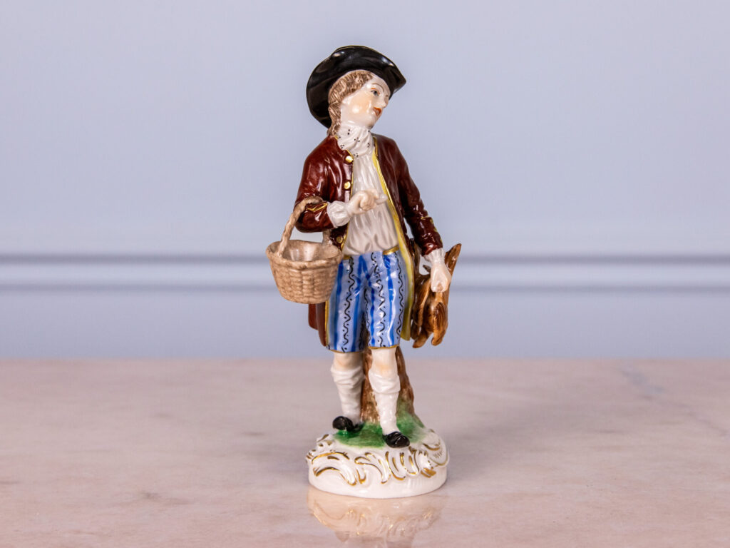 BN4A5692 Порцелянова статуетка «Продавець дичини»