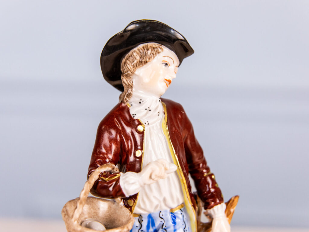 BN4A5711 Порцелянова статуетка «Продавець дичини»