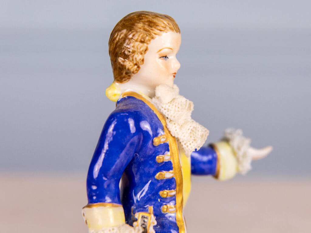 BN4A5720 Порцелянова фігурка «Юний аристократ»