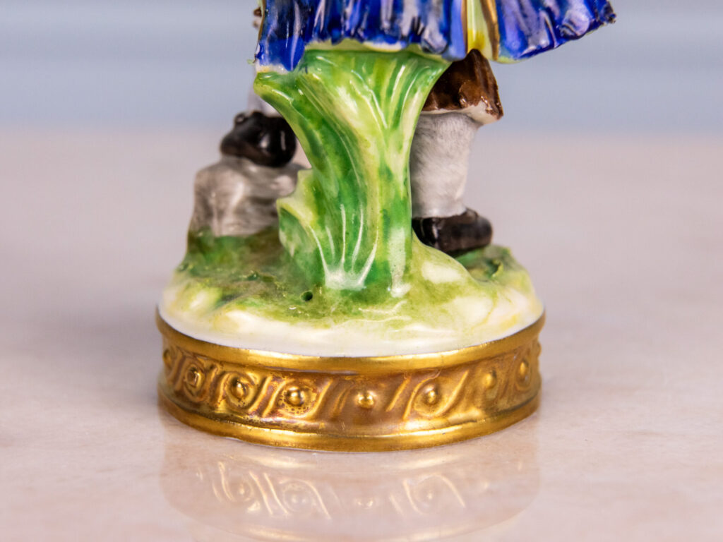 BN4A5761 Порцелянова статуетка «Музикант з лірою»