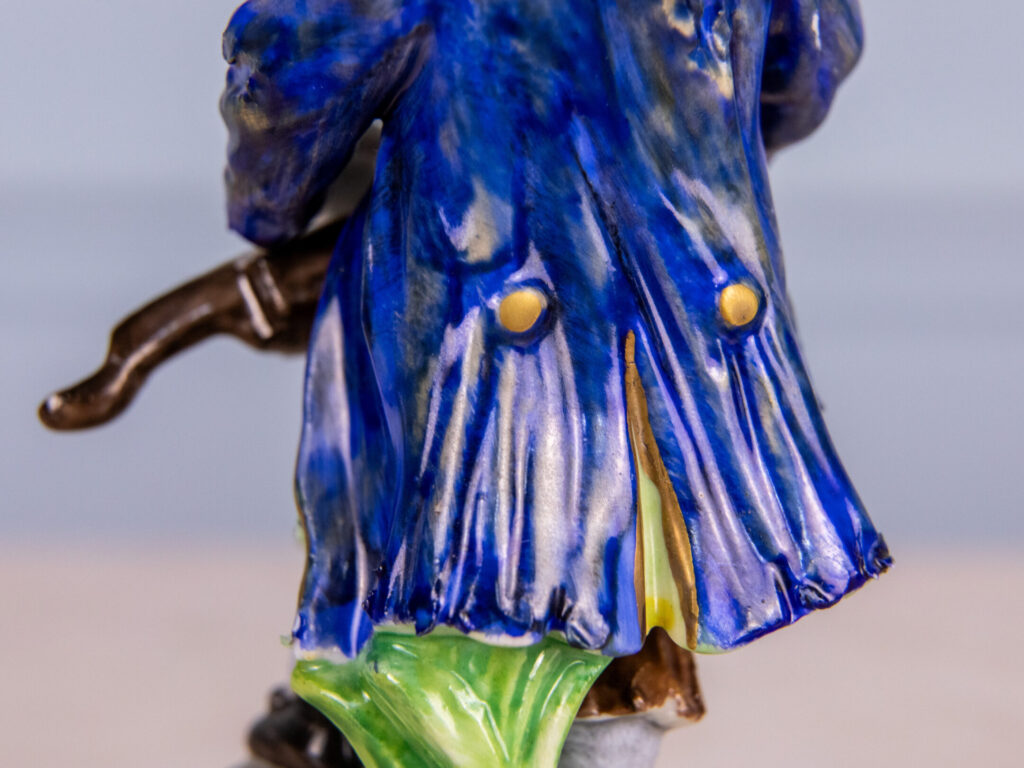 BN4A5762 Порцелянова статуетка «Музикант з лірою»