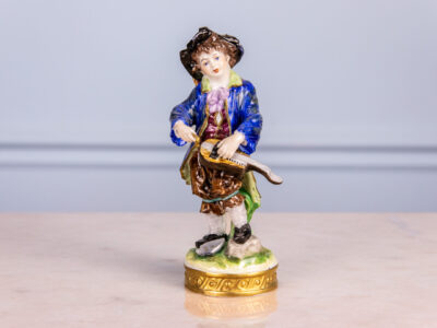 BN4A5773 Порцелянова статуетка «Музикант з лірою»