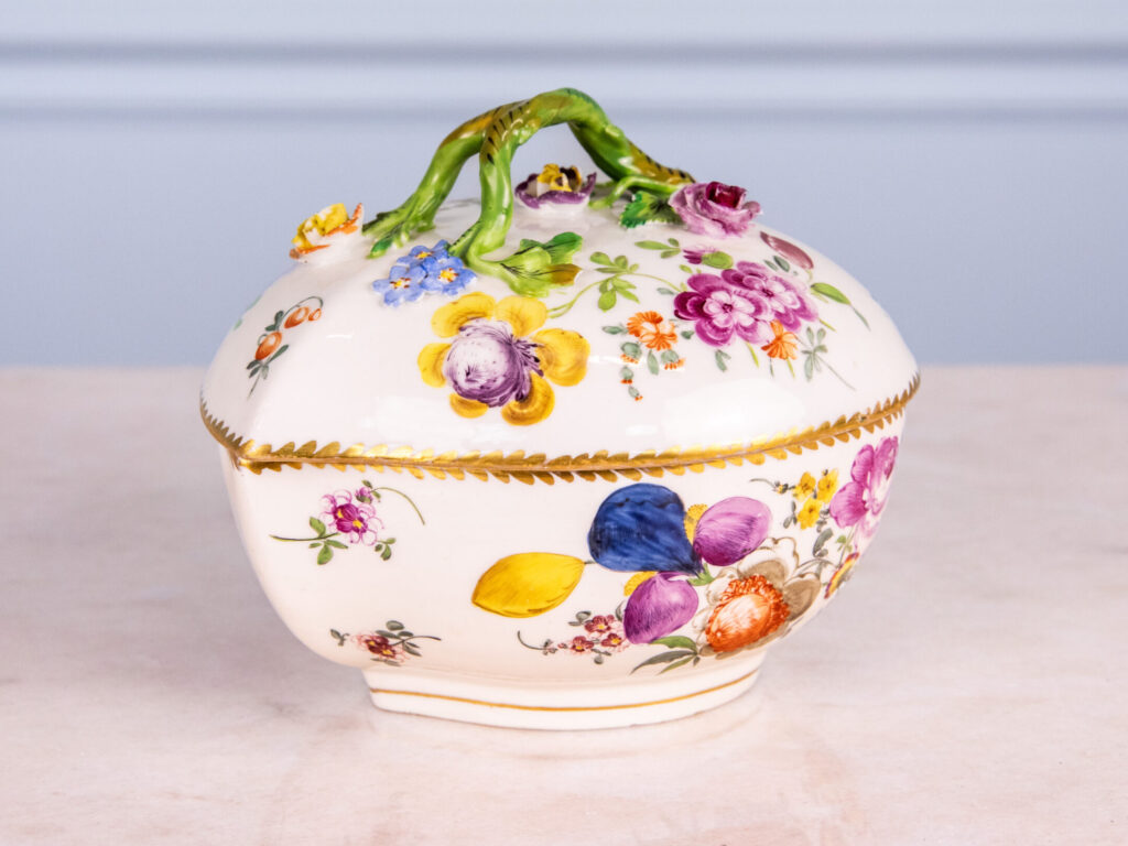 Порцелянова бонбоньєрка в стилі Meissen (Мейсен)