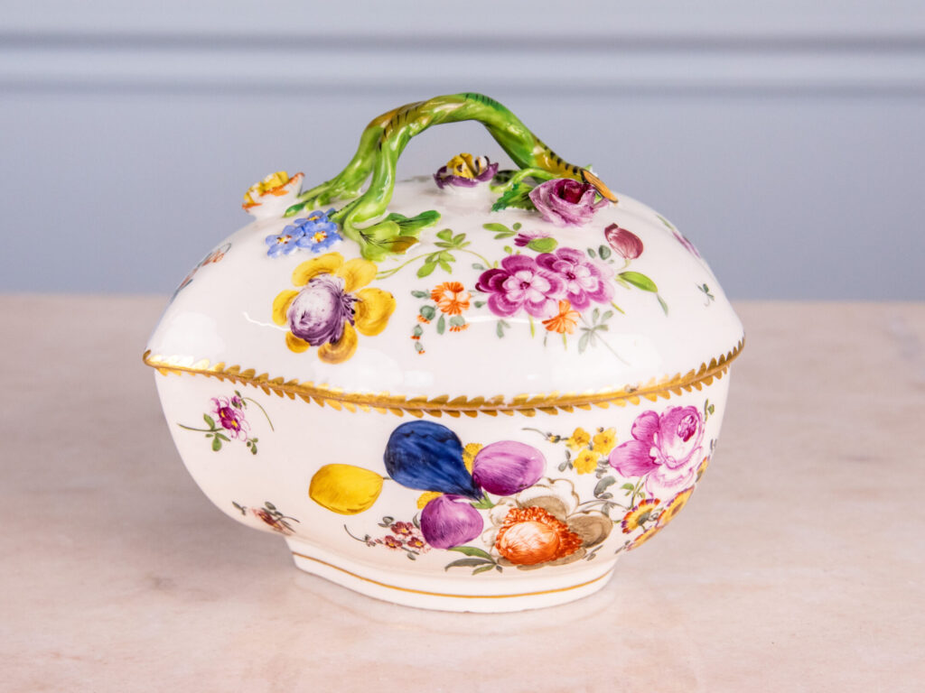 Порцелянова бонбоньєрка в стилі Meissen (Мейсен)