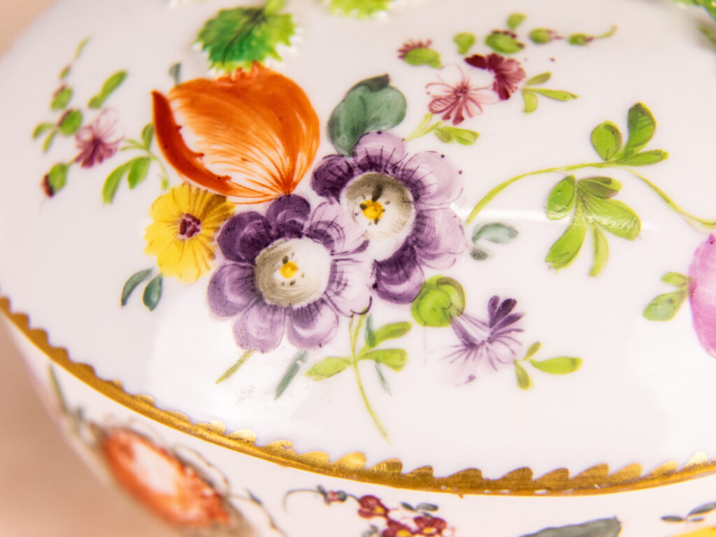 Порцелянова бонбоньєрка в стилі Meissen (Мейсен)