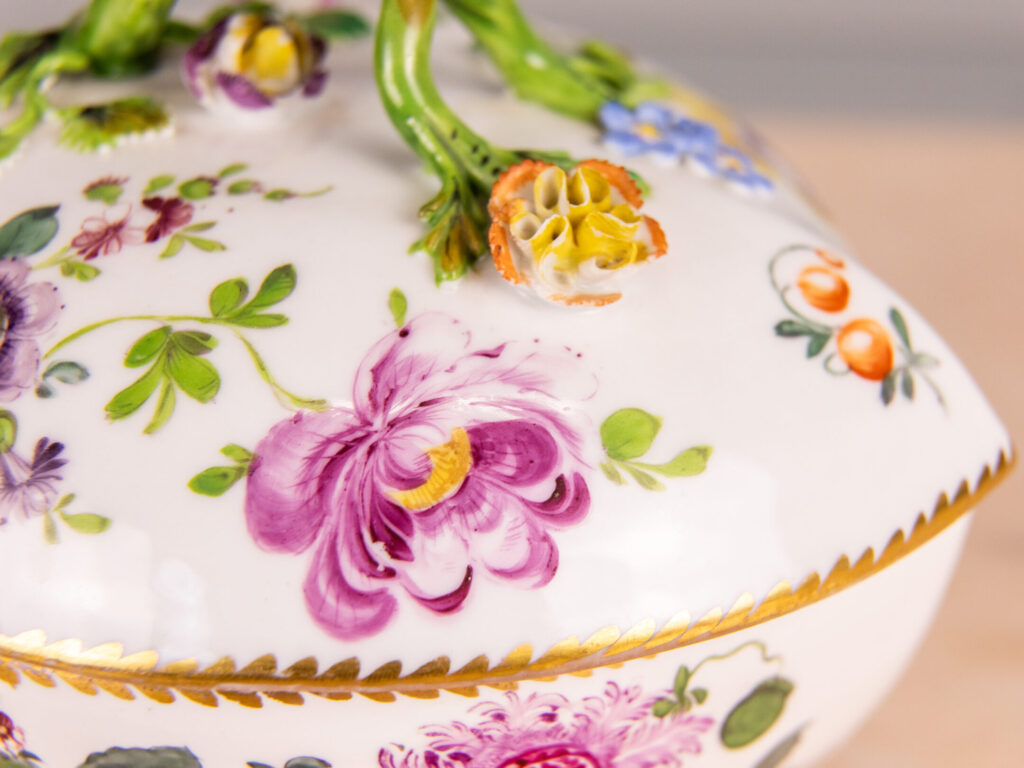 Порцелянова бонбоньєрка в стилі Meissen (Мейсен)