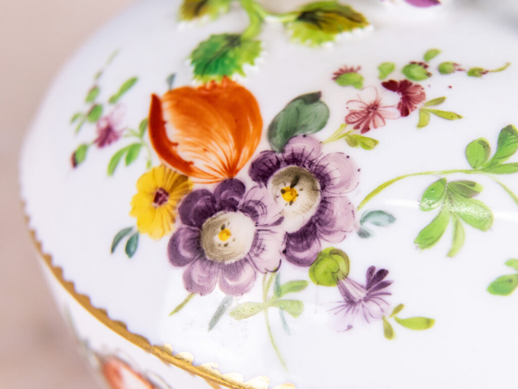 Порцелянова бонбоньєрка в стилі Meissen (Мейсен)