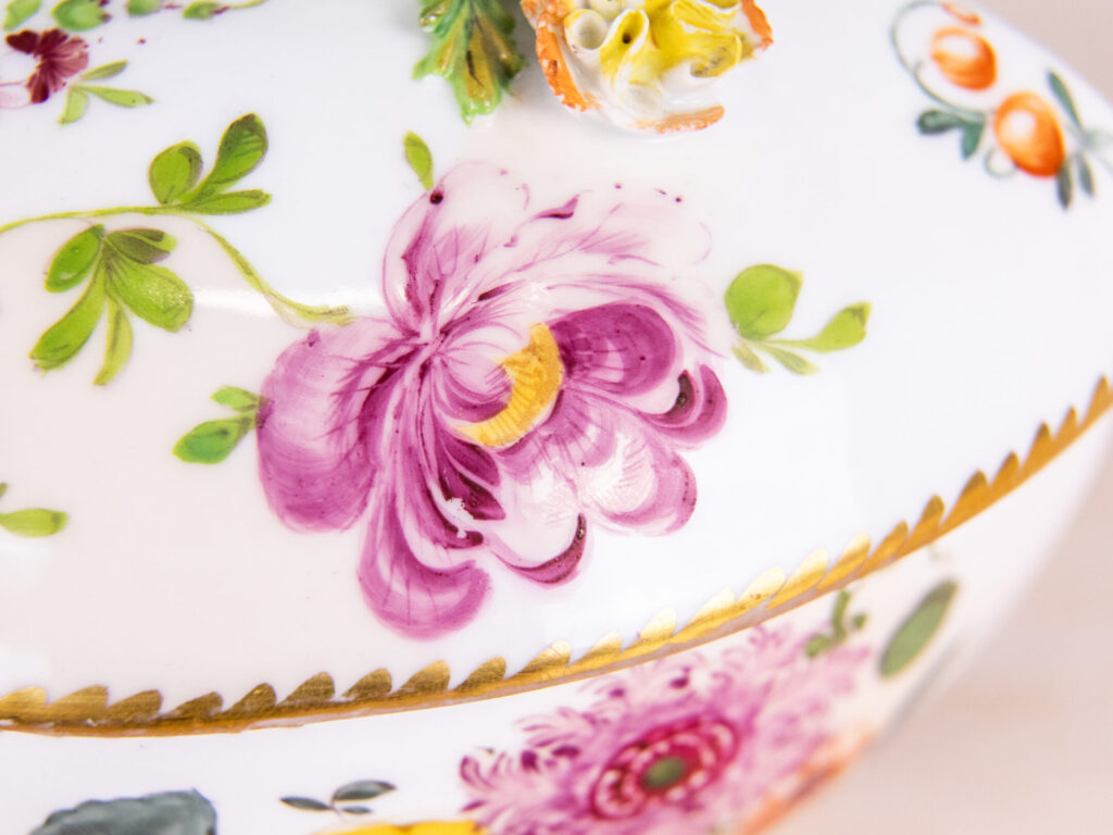 Порцелянова бонбоньєрка в стилі Meissen (Мейсен)