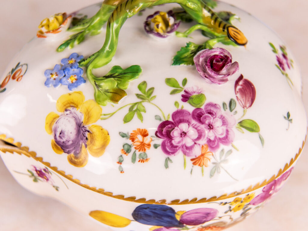 Порцелянова бонбоньєрка в стилі Meissen (Мейсен)