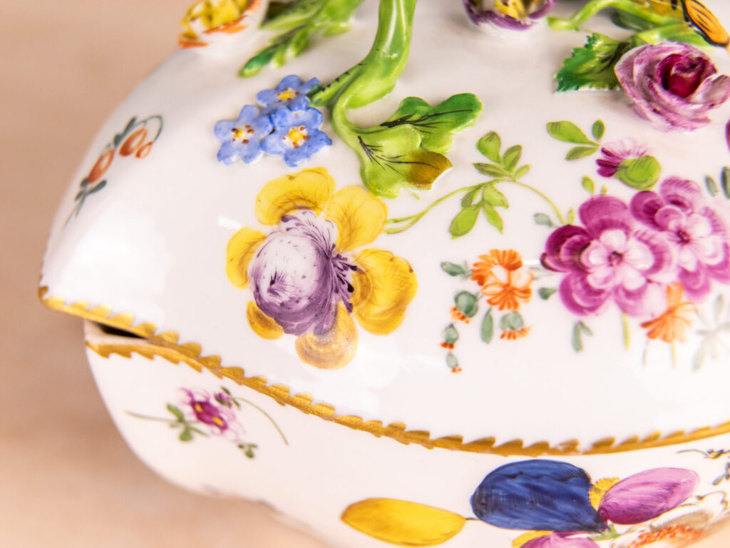 Порцелянова бонбоньєрка в стилі Meissen (Мейсен)