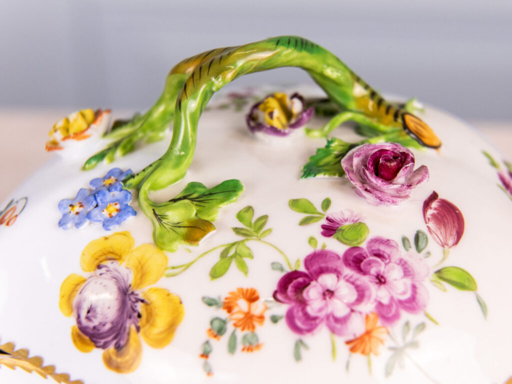 Порцелянова бонбоньєрка в стилі Meissen (Мейсен)